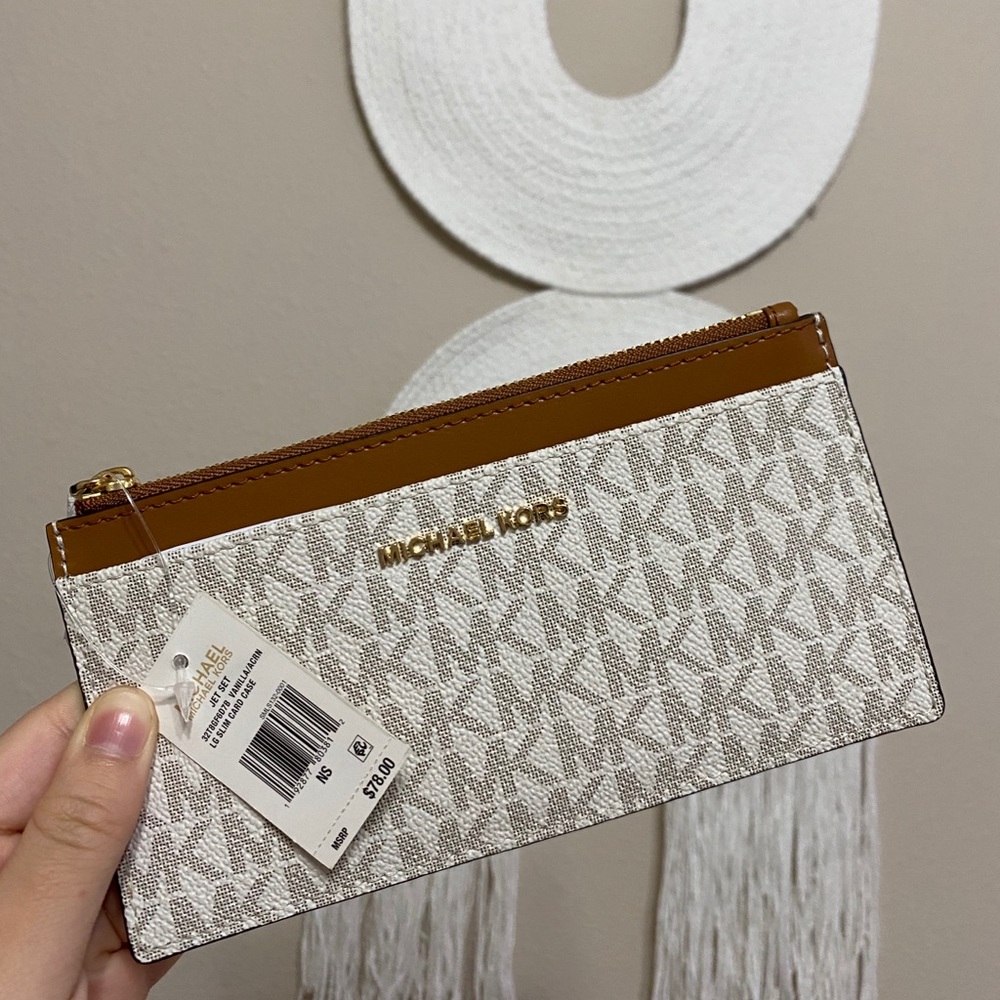 Michael Khors wallet